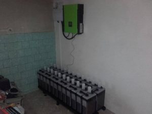Hybridný menič 3kW zn. Infinisolar